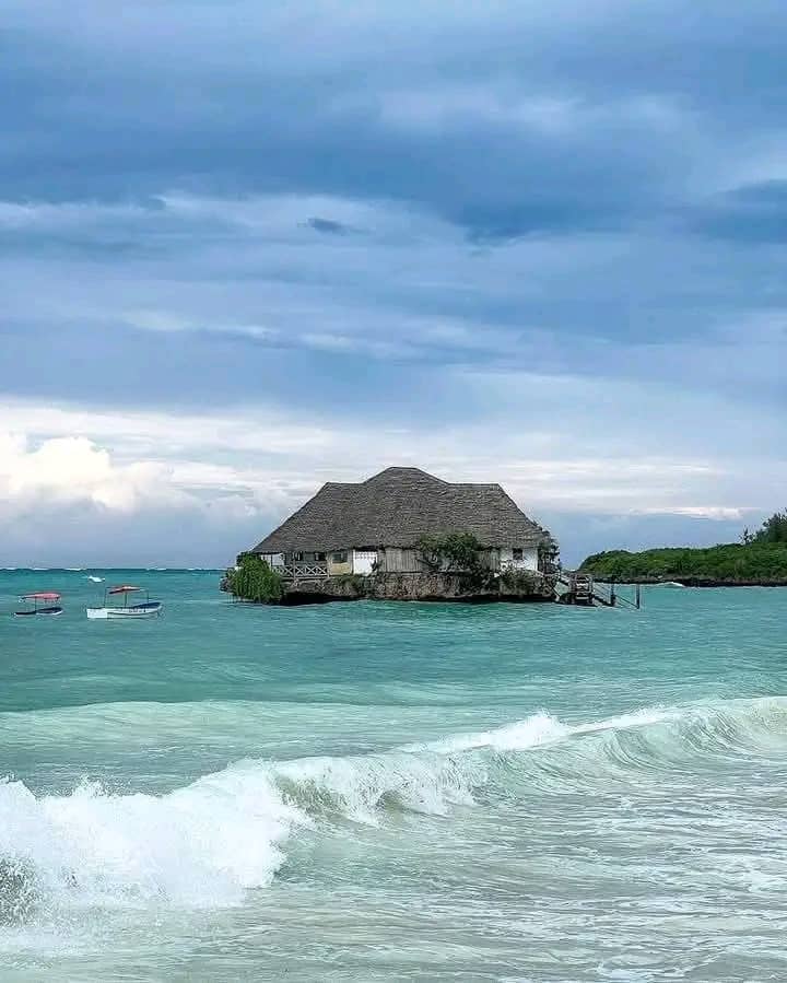 Salaam cave aquarium, Mtende beach & Rock restaurant
